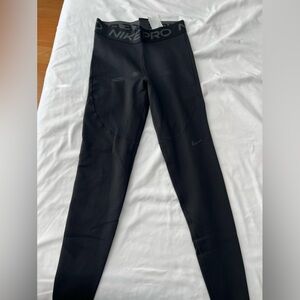 Size small crop Nike leggings